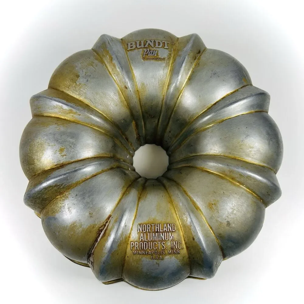 VTG Original Bundt Brand Northland Heavy Aluminum Fluted Tube Cake Pan USA 10 in